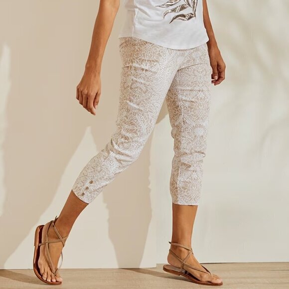 Chico's Perfect Stretch White Tan Color Puzzle Josie Slim Capri Pants Pull-On - Picture 4 of 10